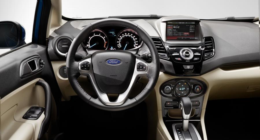  Ford Fiesta 5-Door 2014 года  (US) (фото 4 из 122)
